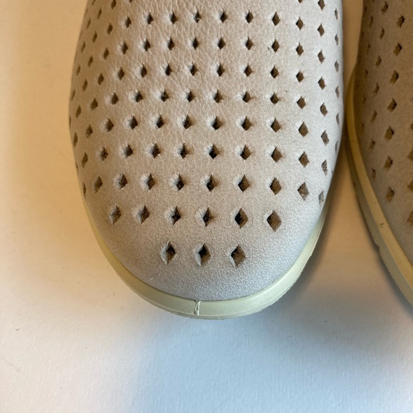 Ecco Grey Men Made Material White Outsole Flats Loafers size EUR 39, US 8.5 - Picture 9 of 14